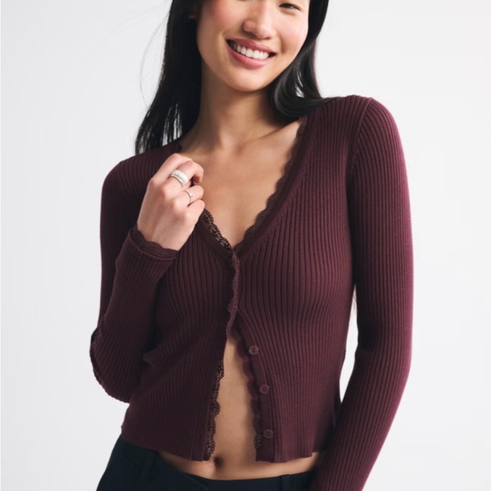 Abercrombie & Fitch ribbed Lace Trim Cardigan in Burgundy